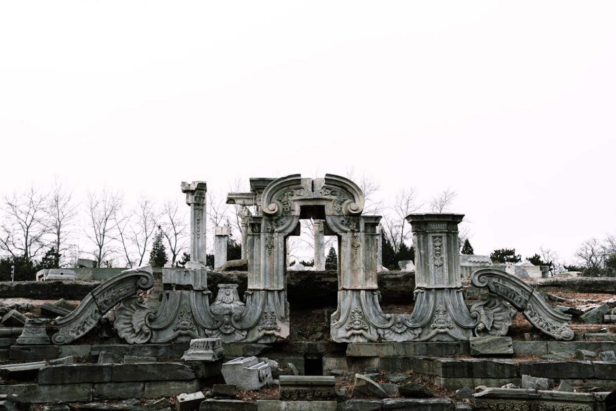 Göbeklitepe structures An expansive view of Göbeklitepe showing its T-shaped stone pillars and circular enclosures, capturing the mystery of the oldest known temple complex.
